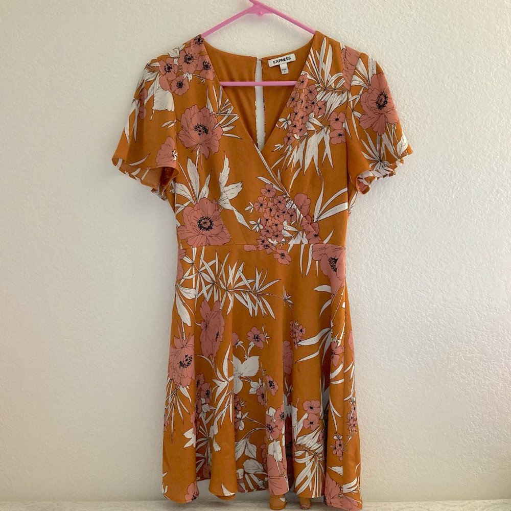 Express women's orange/light pink floral dress size 4